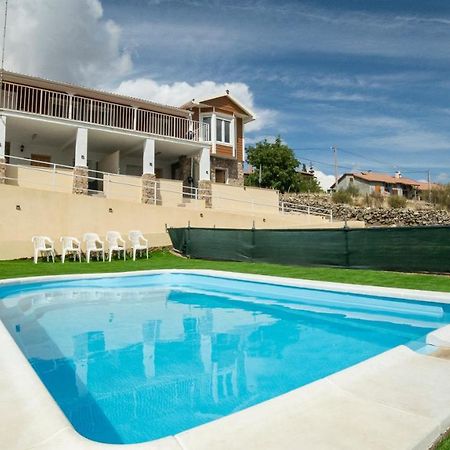 Villa De Gredos นาวาร์เรดอนดา เด เกรโดส ภายนอก รูปภาพ