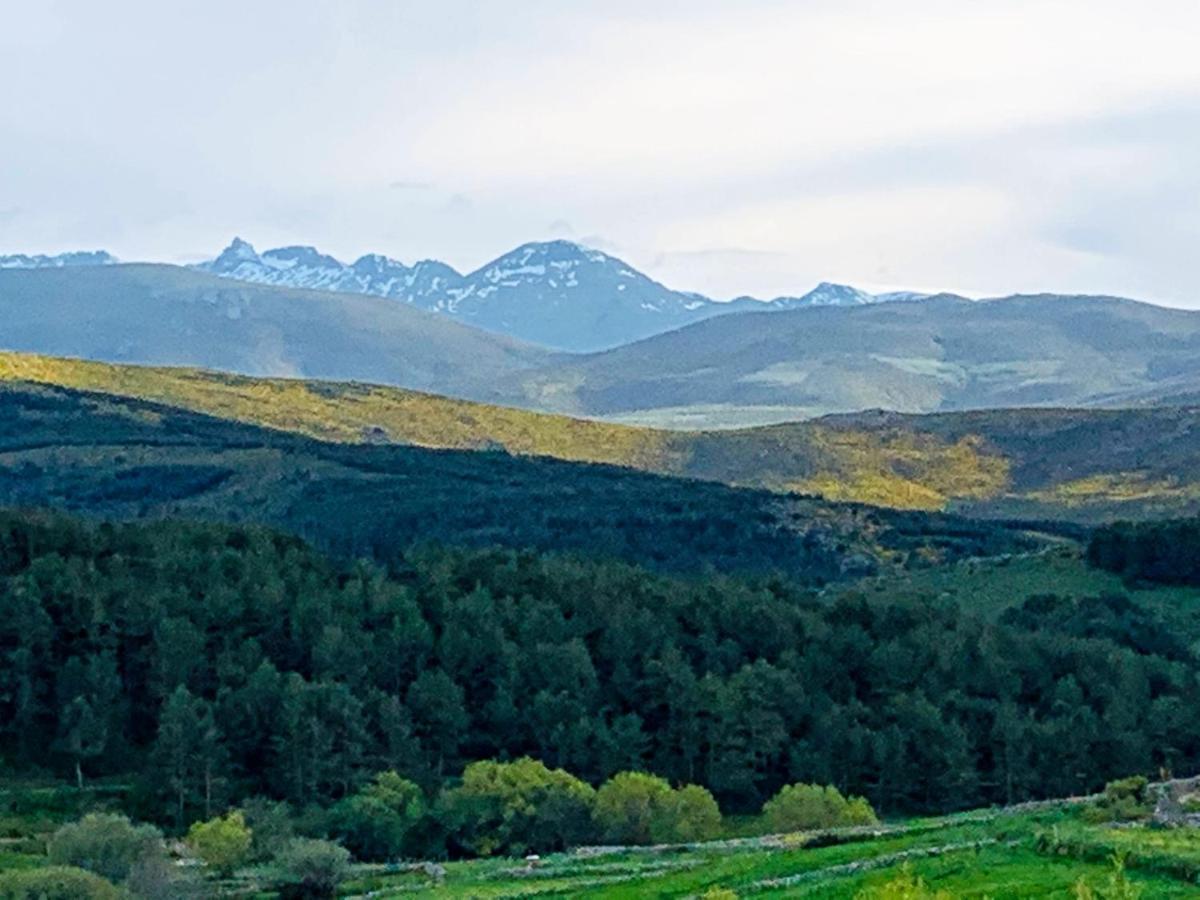 Villa De Gredos นาวาร์เรดอนดา เด เกรโดส ภายนอก รูปภาพ
