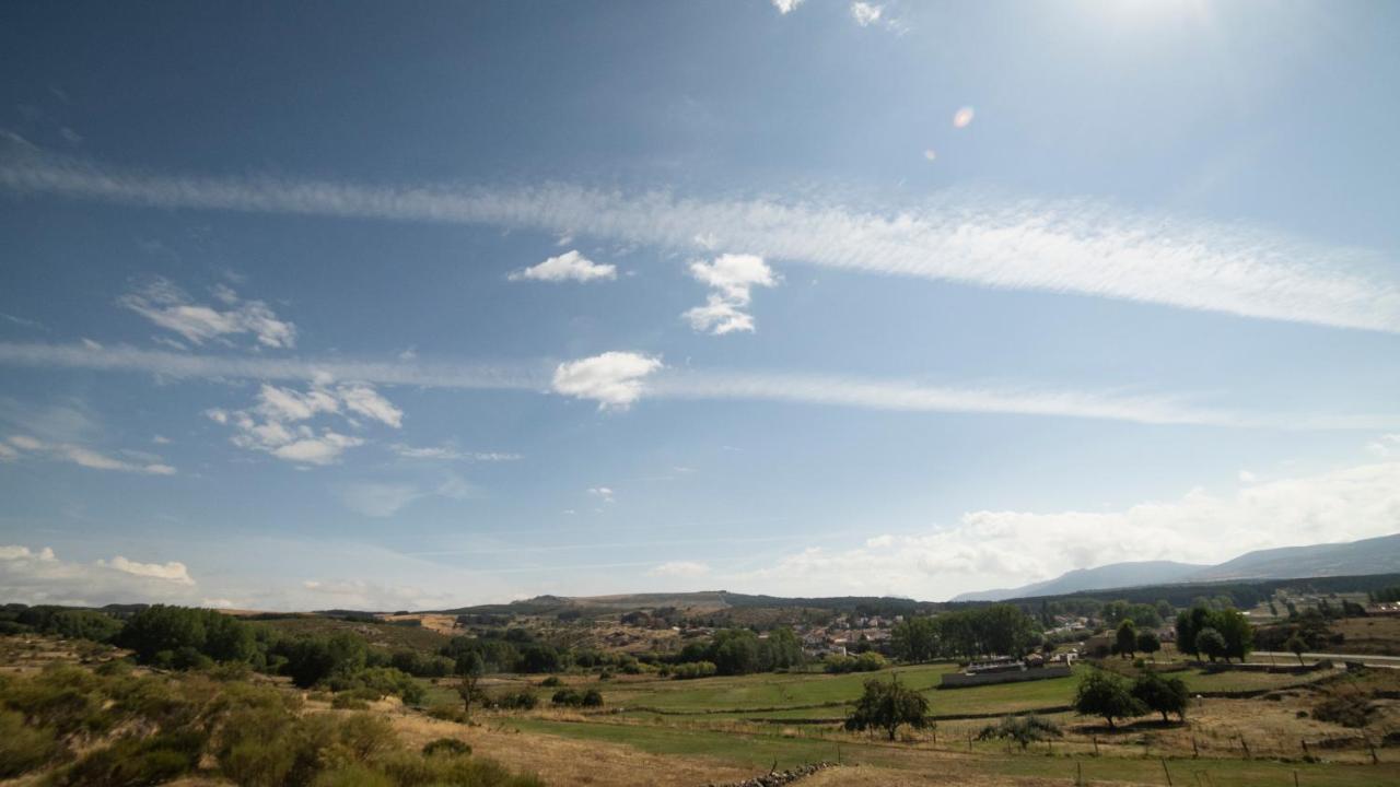 Villa De Gredos นาวาร์เรดอนดา เด เกรโดส ภายนอก รูปภาพ